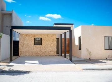 Casa de 3 habitaciones, Mérida · Casa de 1 Planta, con Alberca, Dentro de Privada en El Norte de Mérida.