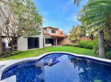 Casa de 4 habitaciones, Cuernavaca · Renta Casa con Alberca en Fracc en Vista Hermosa