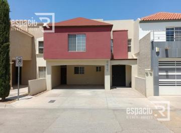 Casa · 180m² · 3 Recámaras · 2 Estacionamientos · Casa en Venta en Rinconadas de La Sierra