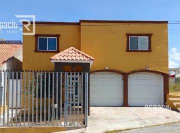 Casa · 346m² · 3 Recámaras · 2 Estacionamientos · Casa en Venta en Bahias Ideal Para Adaptar Departamentos a 7 Minutos de D1