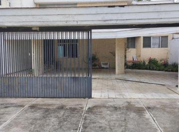 Casa de 6 habitaciones, Zapopan · Residencia Premium con Potencial de Desarrollo