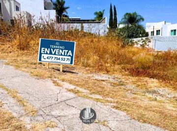 Terreno / Lote · 502m² · 1 Estacionamiento · Terreno en Venta en Porta Fontana Residencial