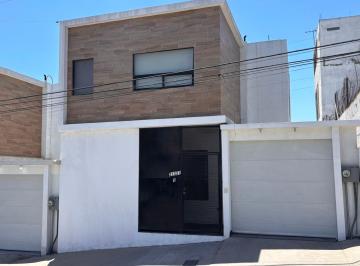 Casa · 100m² · 3 Recámaras · 1 Estacionamiento · Renta Casa Lista Para Habitarse en Amp. Guaycura