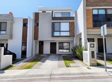 Casa de 3 habitaciones, El Marqués · Casa en Renta en Zibata, Condominio Aurea Cerca de La Anahuac 3 Habitaciones