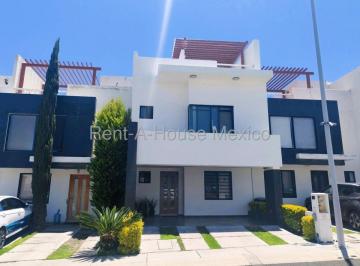Casa de 3 habitaciones, El Marqués · Casa en Venta Zibata