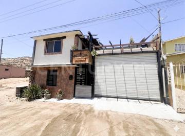 Casa · 80m² · 3 Recámaras · 2 Estacionamientos · Casa en Venta en La Colonia Flores Magón, Ensenada Baja California, Mexico