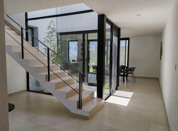 a8973840aa0be039687fed75a4d54fd0c4a65d830526aa29f1bf23daffc8df81 · Casa en Venta Nuevo Refugio, Querétaro con Jardín Interior y Exterior.