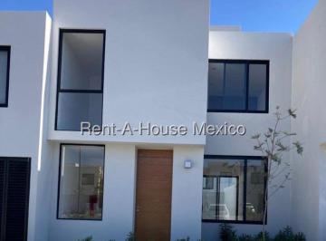 Casa Renta de 3 habitaciones · Renta | Casa en Zakia, Querétaro | Alberca | Gym | Vigilancia | Plazas Comerciales Cerca.
