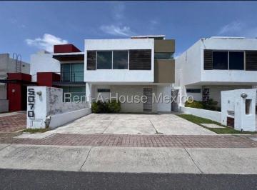 Casa 183m² Renta Valle de Juriquilla · Renta | Casa en Juriquilla, Querétaro | Jardin | Vigilancia 24/7 | Plazas Comerciales Cerca.