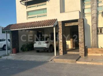 Casa · 285m² · 5 Recámaras · Casa en Venta en Col. Palmas Diamante en San Nicolas de Los Garza