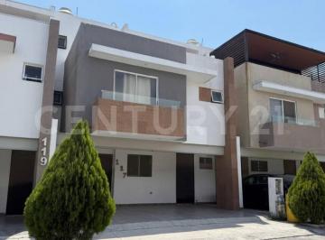 Casa · 190m² · 4 Recámaras · 2 Estacionamientos · Casa de 3 Pisos en Renta con 4 Recámaras en Valle La Rioja, Apodaca Nl