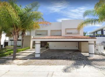 Casa de 4 habitaciones, Querétaro · Casa en Venta en Cumbres del Lago Juriquilla Queretaro