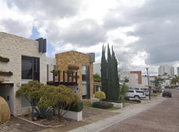 Casa de 3 habitaciones, Querétaro · Casa en Venta en Fraccionamiento Cumbres del Lago