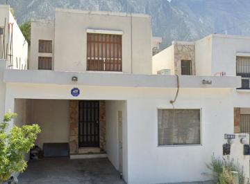 Casa de 3 habitaciones, Santa Catarina · Oportunidad de Compra Casa en Santa Catarina Nl 40% Debajo de Precio de Mercado
