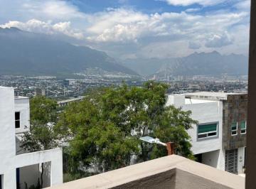 Casa de 4 habitaciones, Monterrey · Casa en Renta en Colinas del Valle