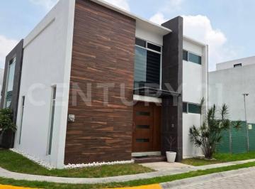 Casa · 234m² · 3 Recámaras · 2 Estacionamientos · Casa en Renta, en Esquina con Espacios Amplios. Fraccionamiento Bosque San Diego
