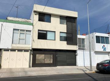Casa · 300m² · 3 Recámaras · 3 Estacionamientos · Casa en Renta Amueblada en Anzures Puebla