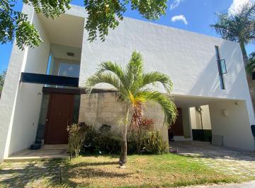 pulppo_acm · Casa en Venta en Yucatán Country Club
