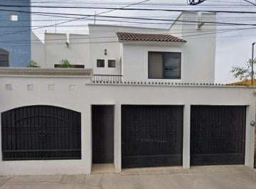 Casa de 3 habitaciones, Aguascalientes · Casa en Venta en Fraccionamiento Montebello Aguascalientes