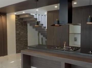 Casa · 246m² · 4 Recámaras · 2 Estacionamientos · Casa en Venta en Nuevo Refugio