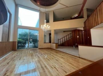 Casa · 670m² · 4 Recámaras · 8 Estacionamientos · Casa en Venta en Lomas de Vista Bella Espacios Muy Amplios