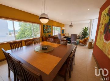 Casa · 363m² · 3 Recámaras · 2 Estacionamientos · Casa en en Venta en Dinastía