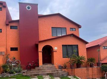 5f91141436a8b3fed7d6d043ef475f73631fe7fa629c612204044f10b1974049 · Exclusiva Casa en Condominio con Doble Seguridad en Paseos del Bosque