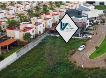 f978a30b26f328f98b28d40f79d314ed055cce84bf7d3a6a83f4b3de41d606ce · Terreno en Venta en Hacienda Carlota
