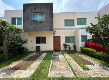 Casa de 3 habitaciones, Zapopan · Casa en Renta en El Real, Zapopan