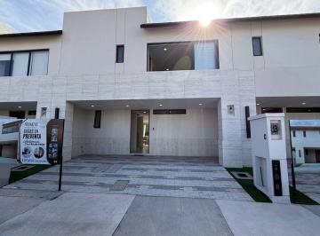 99b981ed857e1360a632b8620d6d1f73abe5551f4f6e4c502fcfcdb0c8d74e78 · Casa Nueva en Venta en Zona Ibero