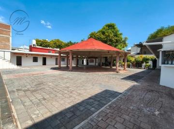 Edificio · 1146m² · 10 Estacionamientos · Plaza Comercial en Venta en Jojutla