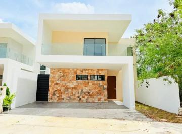 1 · Casa en Venta en Privada Residencial con Paneles Solares Merida Yucatan