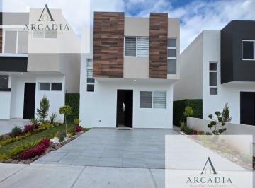 Casa · 125m² · 3 Recámaras · 2 Estacionamientos · Casa en Fraccionamiento Rancho Santa Mónica