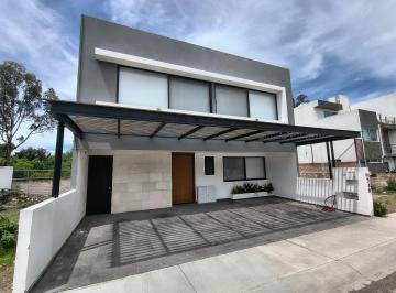 Casa de 3 habitaciones, Querétaro · Residencia en Renta en Lomas de Juriquilla con Amplios Espacios