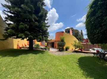 Casa de 3 habitaciones, Cuernavaca · Casa de 931 m² con 3 Recámaras en Venta en Buenavista, Cuernavaca