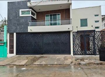 Casa · 391m² · 4 Recámaras · 2 Estacionamientos · Casa en Venta Col. Felipe Carrillo Puerto, Cd. Madero Tamaulipas