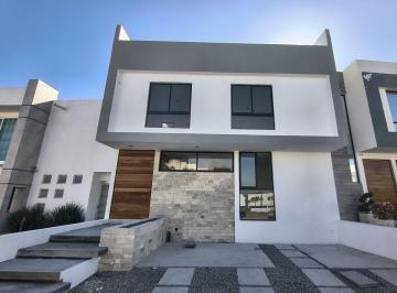 Casa de 4 habitaciones, Querétaro · Casa en Venta en Grand Juriquilla con 4 Recámaras, Recámara en Planta Baja y Roof Garden