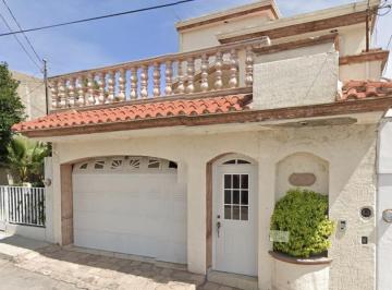 Casa de 3 habitaciones, Durango · Hermosa Casa con Una Super Ubicación en Lomas de Durango, Cerca de La Univesidad y El Estadio.