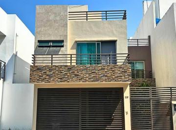 Casa · 289m² · 3 Recámaras · 2 Estacionamientos · Casa en Venta en Fracc. El Country, Villahermosa, Tabasco