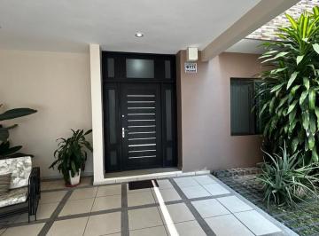 Casa · 289m² · 3 Recámaras · 2 Estacionamientos · Casa en Venta en Fracc. El Country, Villahermosa, Tabasco