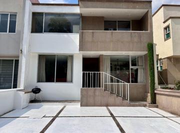 Casa Venta 145m² de 3 habitaciones · Joyas del Pedregal|| Casa con Seguridad 24/7 y Gran Potencial Para Modernizar.