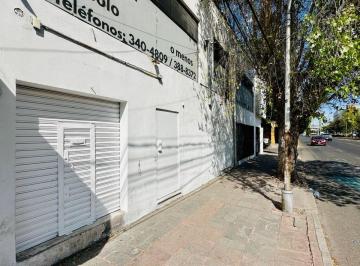 Local comercial , Querétaro · Edificio de Dos Plantas en Renta