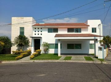 Casa de 4 habitaciones, Atlatlahucan · Lomas de Cocoyoc | Residencia en Venta | 771 m² | Alberca, Jacuzzi, Jardín y Paneles Solares