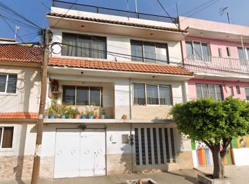 Casa de 5 habitaciones, Nezahualcóyotl · Casa en Venta en Nezahualcoyotl