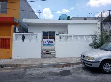Casa de 2 habitaciones, Monterrey · Casa en Venta
