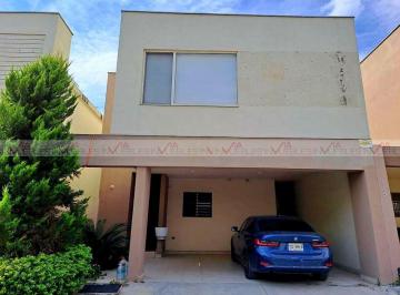 Casa · 145m² · 3 Recámaras · 2 Estacionamientos · Casa en Renta en Monterrey