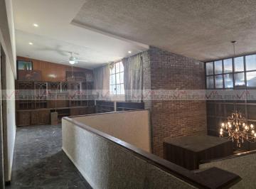 Casa uso de suelo · 528m² · 5 Recámaras · 8 Estacionamientos · Casa con Uso de Suelo en Renta en Contry La Silla