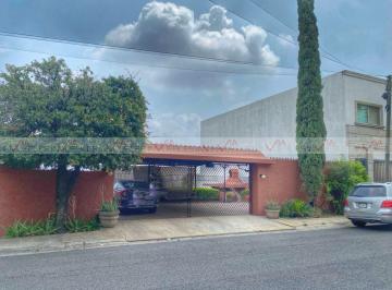 Terreno / Lote · 300m² · 2 Estacionamientos · Terreno / Lote en Venta en Cumbres