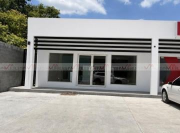 Local comercial · 160m² · 1 Recámara · 2 Estacionamientos · Local Comercial en Renta en Cadereyta