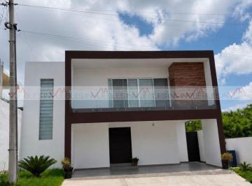 Casa · 270m² · 3 Recámaras · 2 Estacionamientos · Casa en Venta en Los Encinos